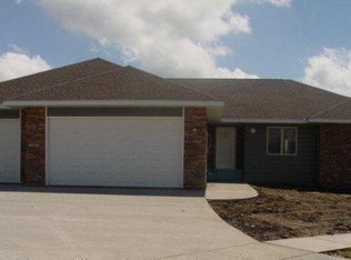 1509 Creekside Cir, Brandon, SD 57005