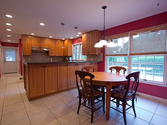4th image of 21 Wellington Dr