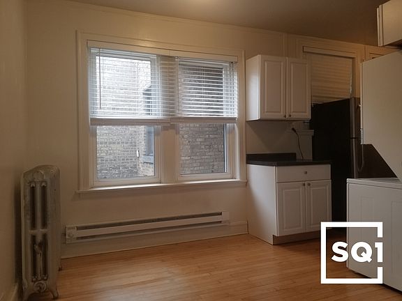 3rd image of 4216 N Clark St #42243