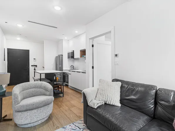 31 Bleecker Street image 5 of 13