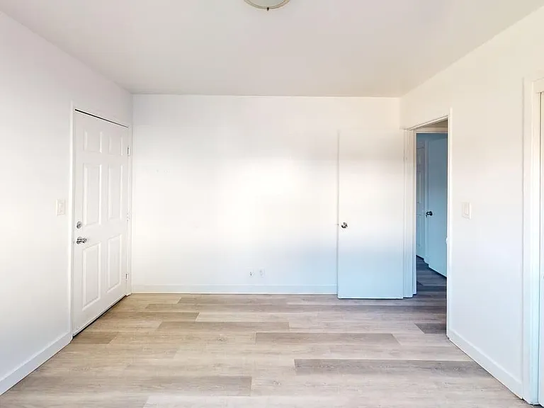 2129 Monroe St — Photo 12