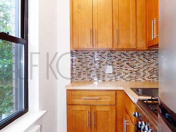 5th image of 182 W Houston St #3J
