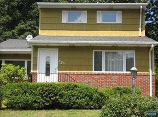 828 Crest Pl, Washington Township, NJ 07676