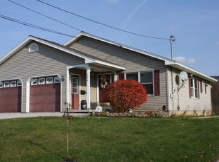 366 Stratton Rd, Rutland, VT 05701