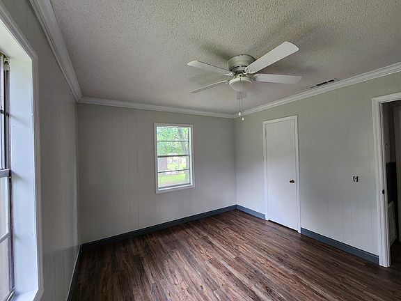 4th image of 502 Perkins Dr