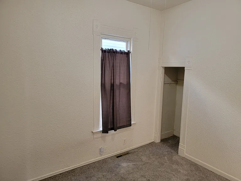 3253 Gillham Rd — Photo 4