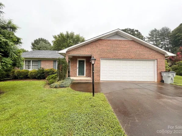 707 Pennell St NE, Lenoir, NC 28645