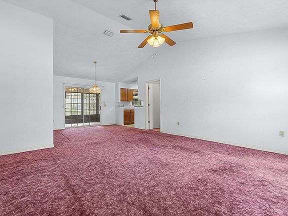 4th image of 254 SW Emerald St