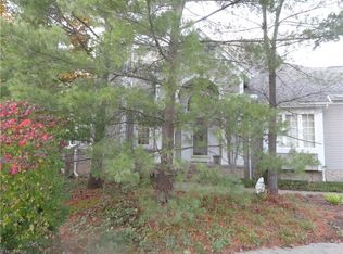 108 Wynewood Pl, Chardon, OH 44024