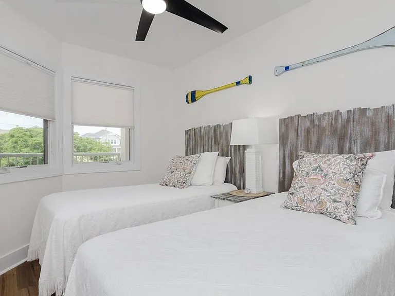 2504 N Lumina Ave #C — Photo 27