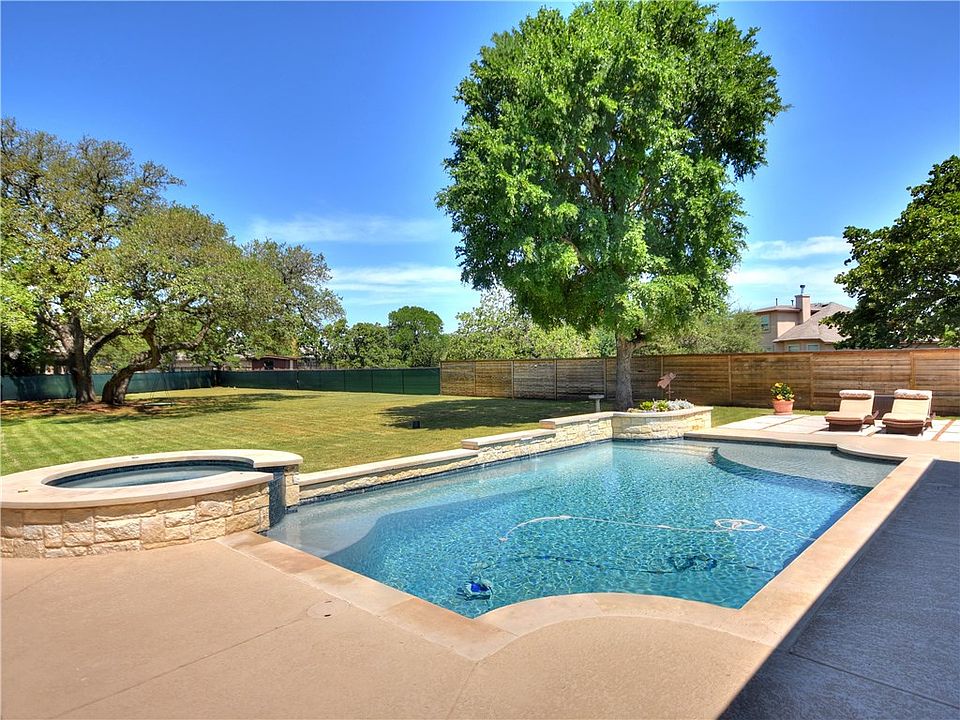 1st image of 525 Park Place Dr