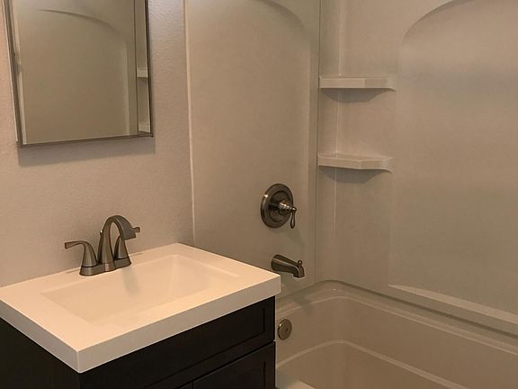 5th image of 2545 A St #20