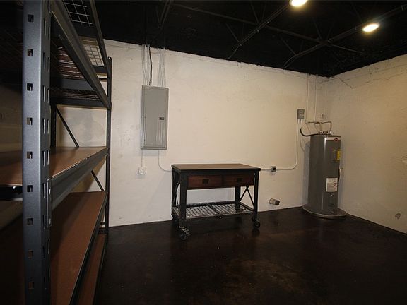 5th image of 915 N Waldrip St
