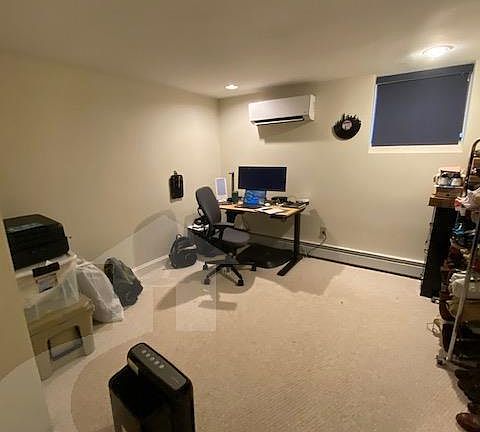 5th image of 217 Harvard St APT 1R