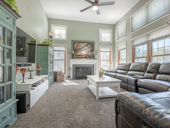 3rd image of 2105 Glencorse Cir
