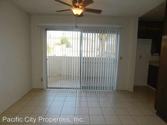 5th image of 426 21st St APT 4