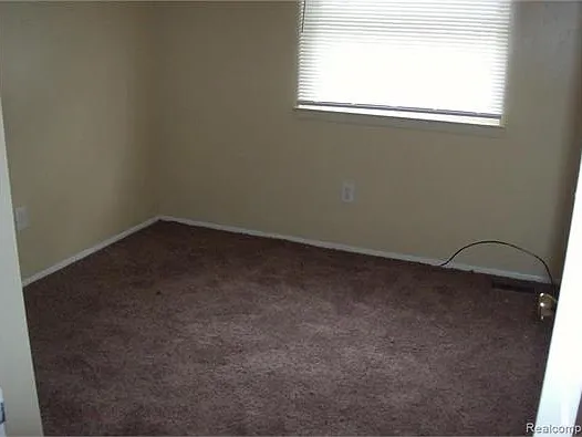 15110 W Nine Mile Rd — Photo 19