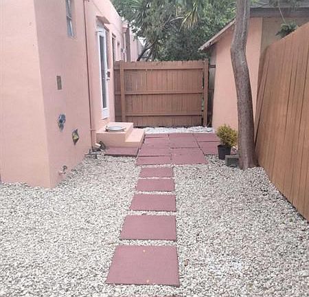 2nd image of 14 SE 9th Ave APT 3