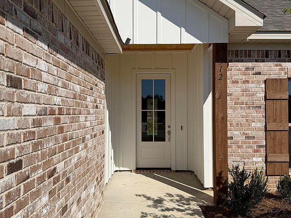 2nd image of 312 Brookfield Cir