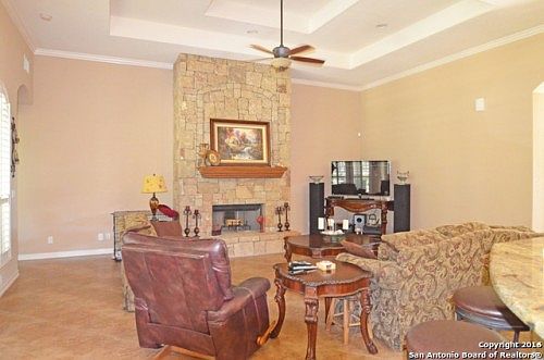 2nd image of 1039 Bluebonnet Ln