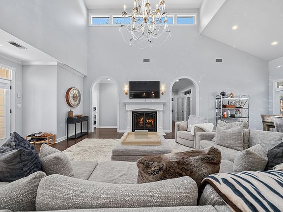 5th image of 7718 Flintridge Rd