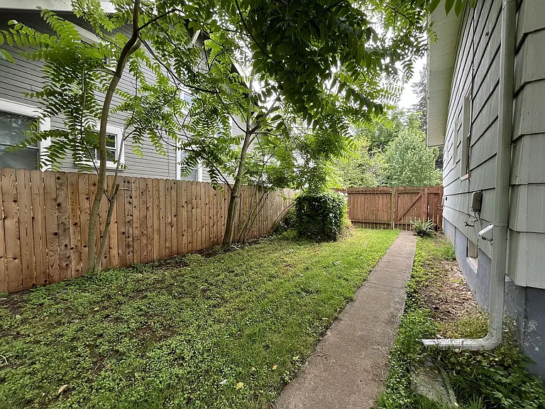 5619 NE 26th Ave — Photo 38