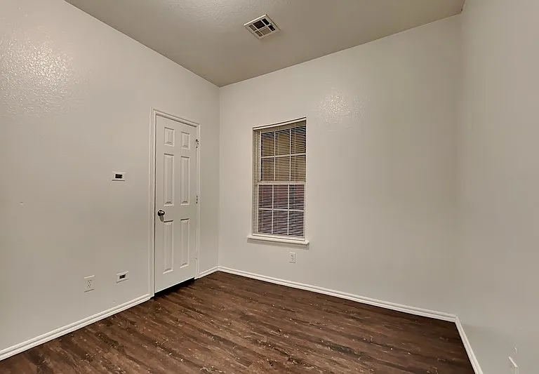7008 Eagles Lndg — Photo 12