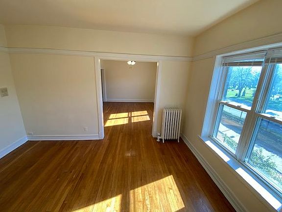 5th image of 4905 N Clark St #2EA