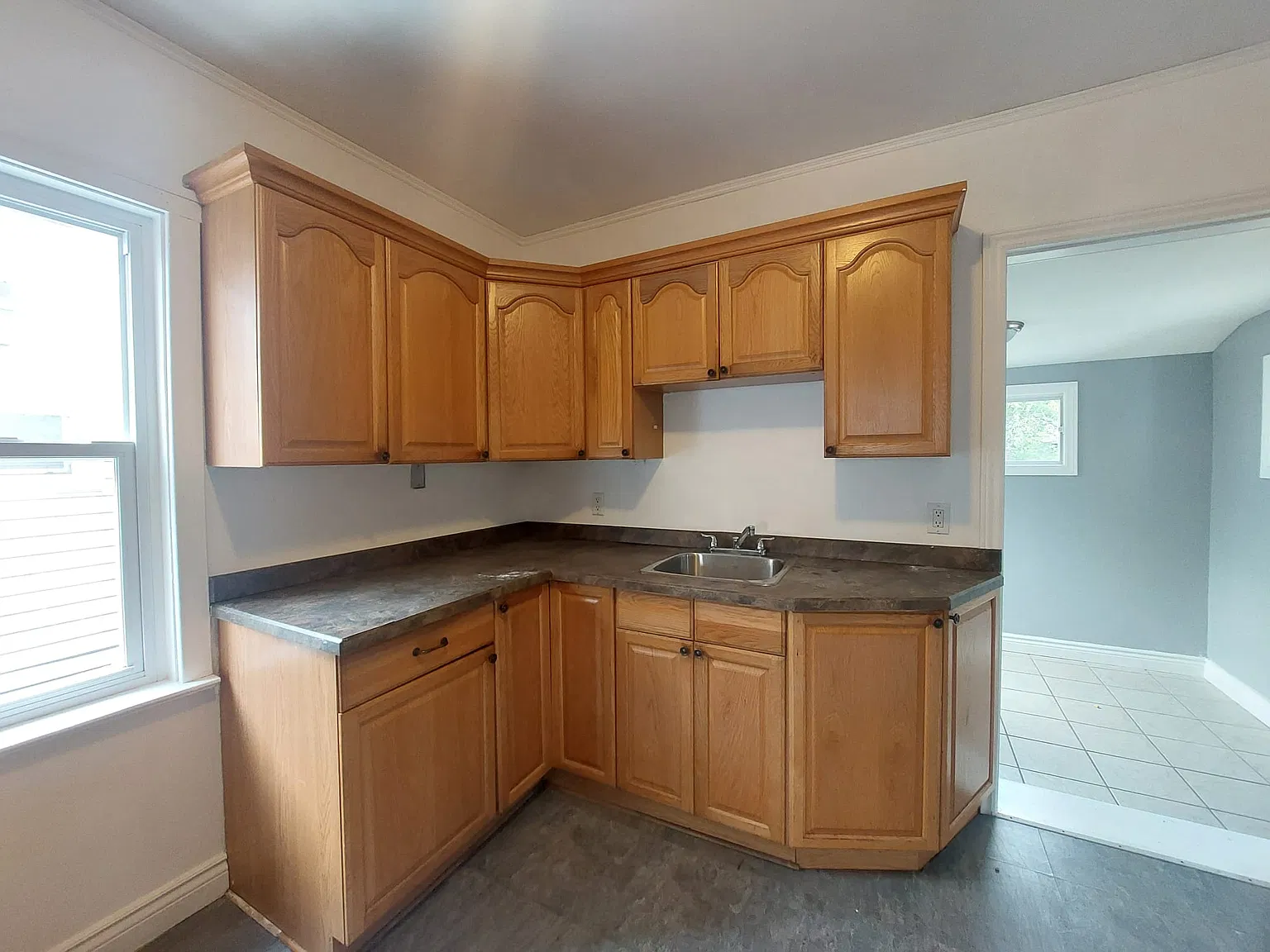 3 bed, $1,950 — Photo 3