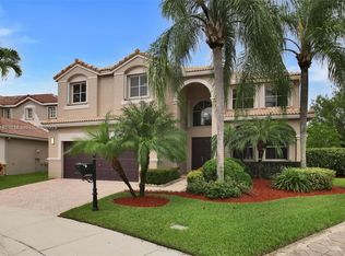 3962 Pinewood Ln, Weston, FL 33331