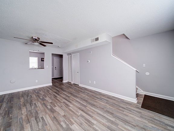 5th image of 1007 Pineland St #4027E