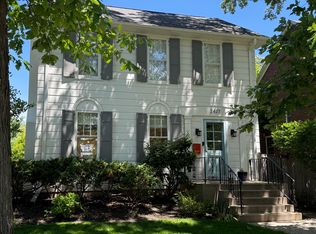 2427 Thayer St, Evanston, IL 60201