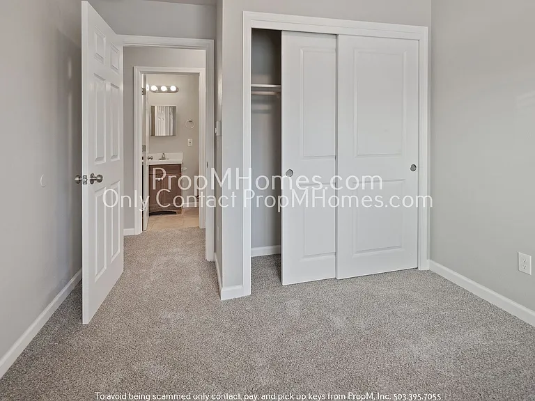 15559 NE Glisan St — Photo 13