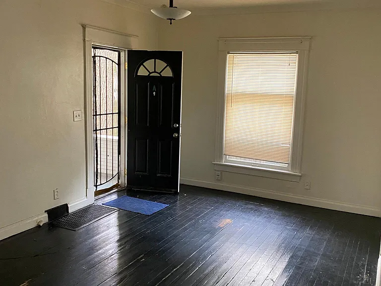 221 S Bingham St #A — Photo 3