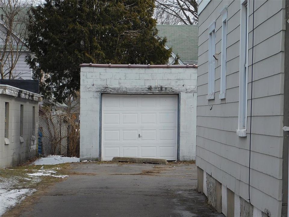 2nd image of 44 Louisa St