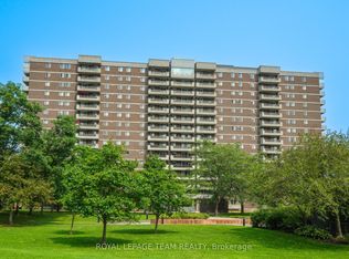 1705 Playfair Dr #1001, Ottawa, ON K1H8P6