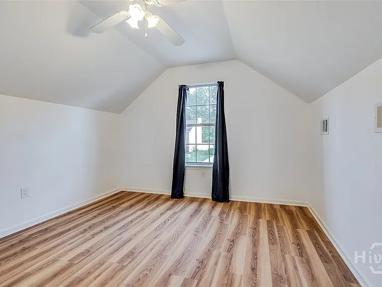 108 Village Lake Dr — Photo 33