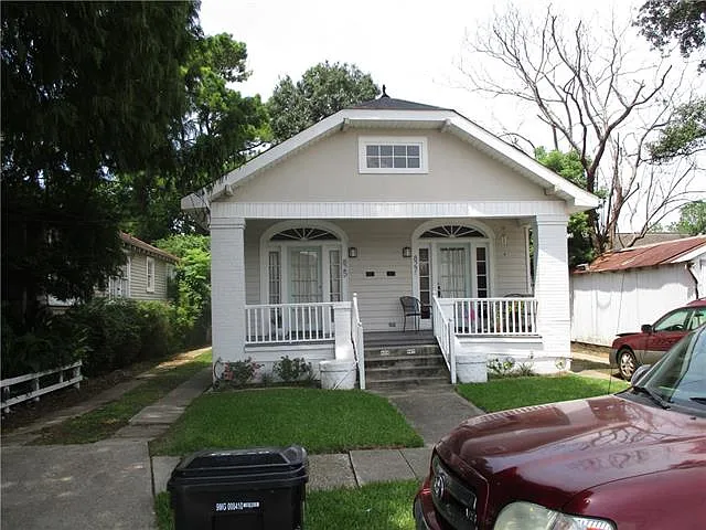 825 Greenwood Dr