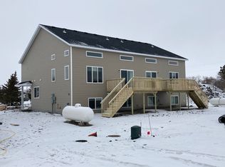 301B Torontos Ct, Hillsboro, ND 58045