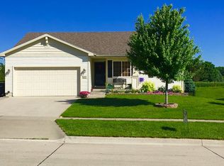 6032 Pine Ridge St, Johnston, IA 50131