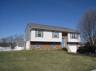 30 Coventry Cross Rd, Mount Wolf, PA 17347
