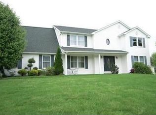 81 Valleyview Rd, Scenery Hill, PA 15360