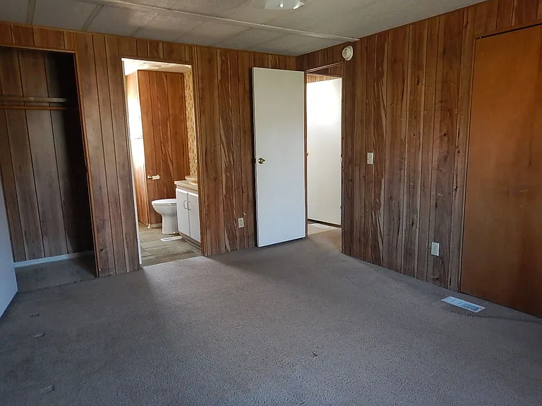 994 SE Willowdale Dr — Photo 15