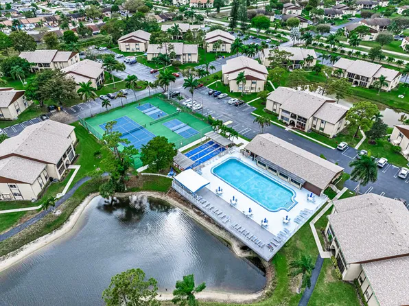 322 Pine Ridge Circle #D-1, Greenacres, FL 33463
