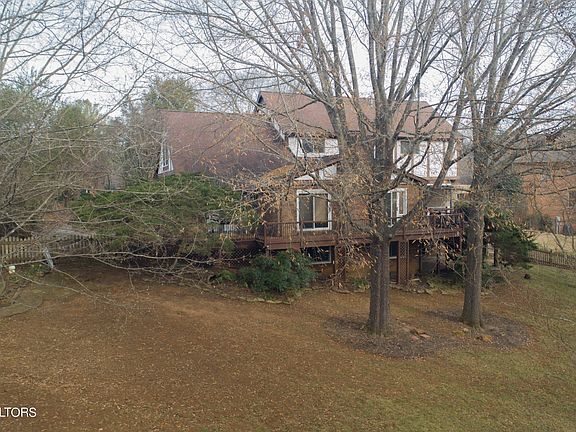 5th image of 405 Loganberry Ln
