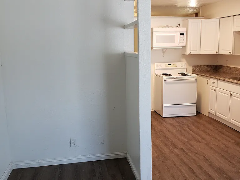 2108 Sunrise Ave #1 — Photo 2