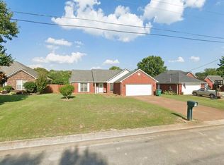 26 Fredricksburg Dr, Jackson, TN 38305