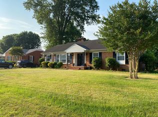 2919 W Cornwallis Dr, Greensboro, NC 27408