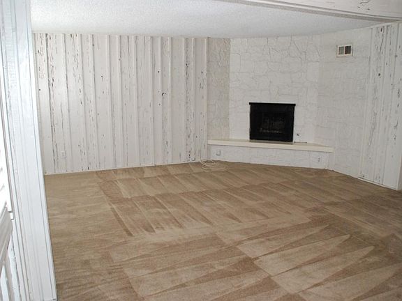 Living Room w/Fireplace