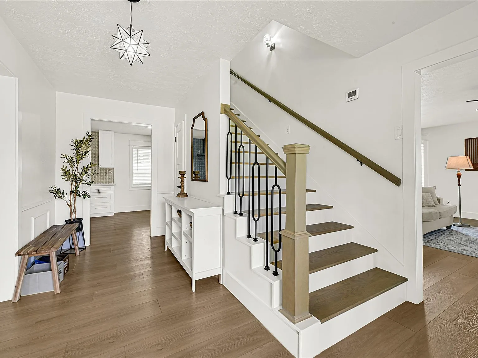 4 bed, 2.5 bath, 2777 sqft, $2,675 — Photo 3